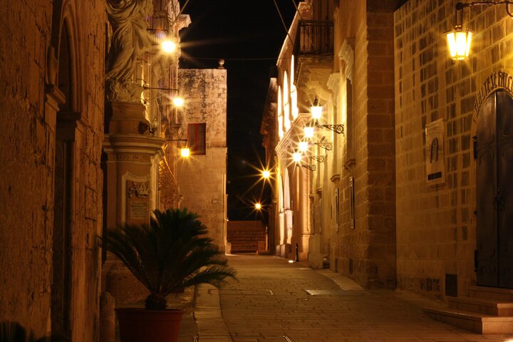 Tour nocturno guiado por el paseo marítimo de La Valeta, Mdina y Rabat