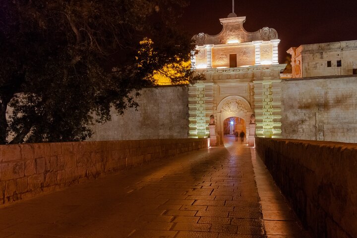 Tour nocturno guiado por el paseo marítimo de La Valeta, Mdina y Rabat