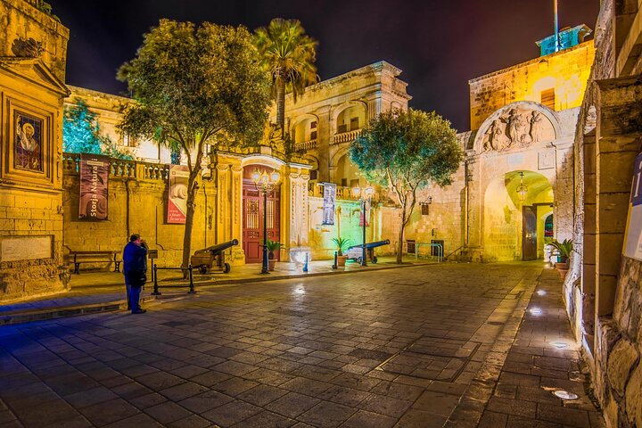 Tour nocturno guiado por el paseo marítimo de La Valeta, Mdina y Rabat