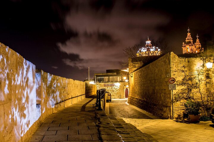 Tour nocturno guiado por el paseo marítimo de La Valeta, Mdina y Rabat