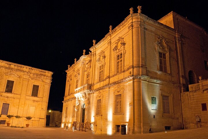 Tour nocturno guiado por el paseo marítimo de La Valeta, Mdina y Rabat