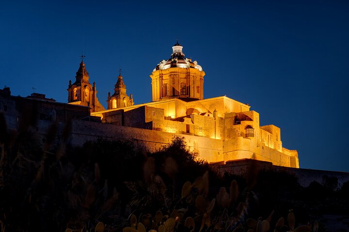 Tour nocturno guiado por el paseo marítimo de La Valeta, Mdina y Rabat