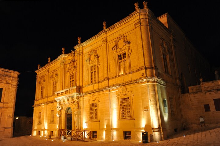 Tour nocturno guiado por el paseo marítimo de La Valeta, Mdina y Rabat
