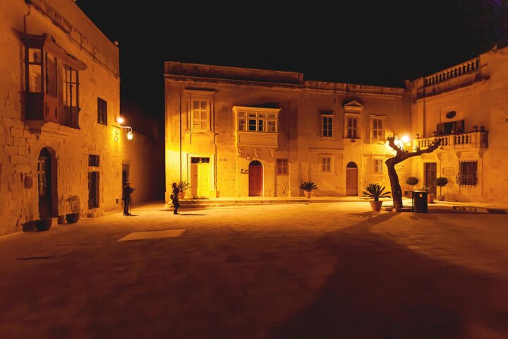 Tour nocturno guiado por el paseo marítimo de La Valeta, Mdina y Rabat