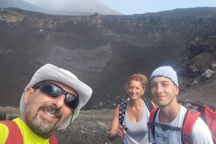 Etna Jeep Offroad-tur: Lavastrømme, Etna-vine, frokost i 2000 meters højde