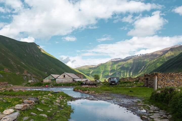 Kazbegi - Tour di trekking privato di un giorno nella valle di Truso
