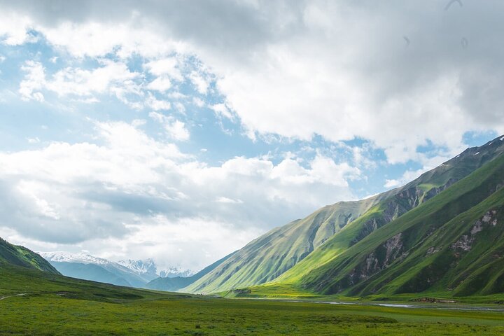 Kazbegi - Tour di trekking privato di un giorno nella valle di Truso
