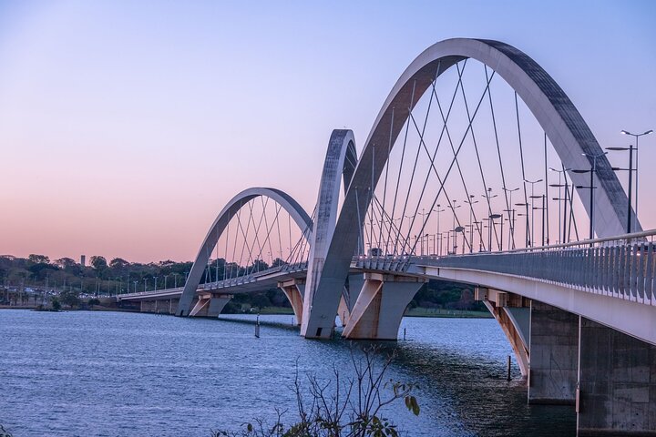 Tour privato a piedi personalizzato di Brasilia con una guida (tour privato)