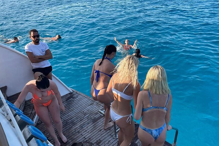 Medusa krydstogter: 4-timers Turtle Chill-Out Cruise / Frokost – Protaras