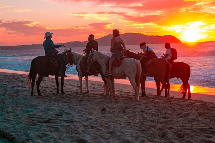 Ridning i Sayulita genom djungelstigar till stranden
