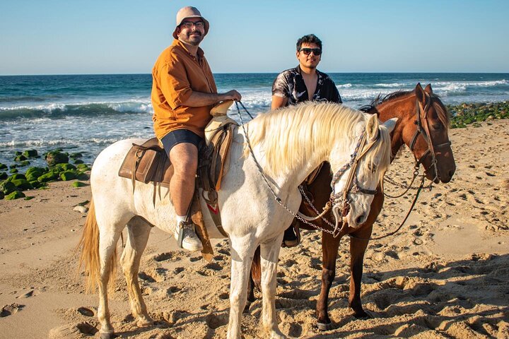 Ridning i Sayulita genom djungelstigar till stranden