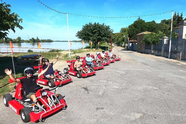 Unico in Francia: guidare i kart su strada in Gironda