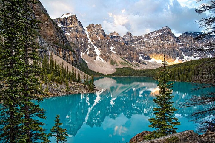 Lake Louise, Moraine Lake, Banff Tour from Calgary/Canmore/Banff