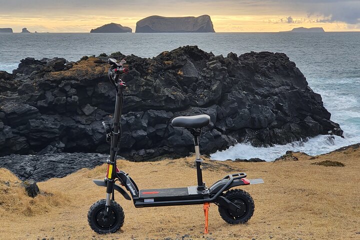 Eyjascooter Puffin Tour in IJsland