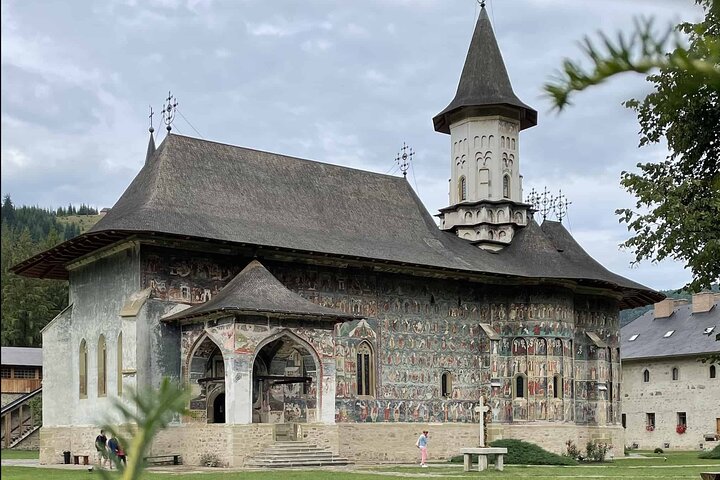 Dagstur fra Iasi til UNESCO Painted Monastery i Bucovina