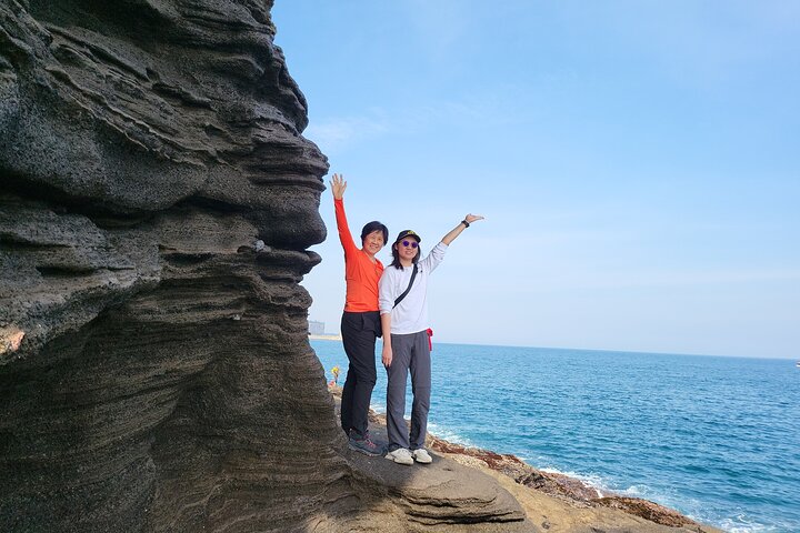 Passeio privado de um dia a leste, sul e oeste de todas as áreas da ilha de Jeju
