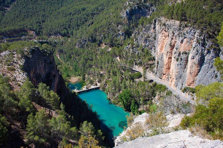 Från Valencia: Montanejos termalbassänger + Vandring, forsränning, kajak