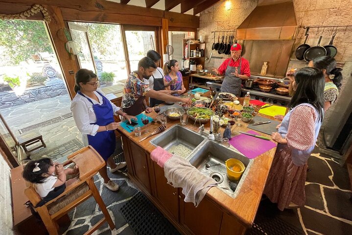 Cook & Dine | Machen Sie authentische mexikanische Maulwürfe und Salsas in San Miguel de Allende