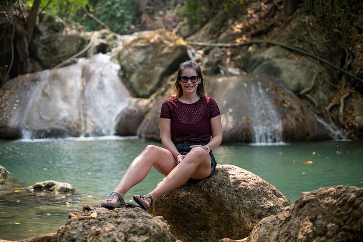Erawan vandfald og togtur fra Kanchanaburi – hel dag
