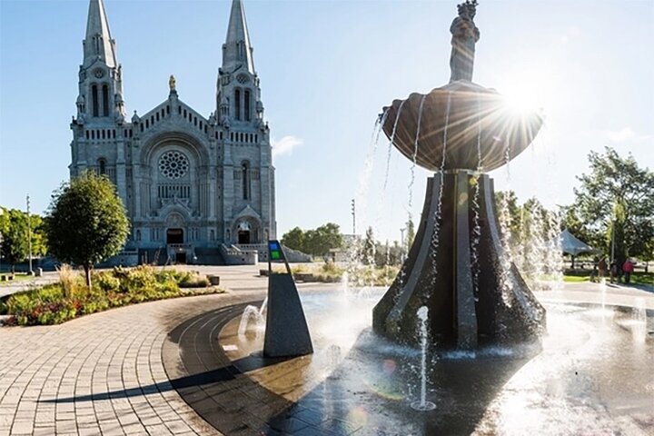 Desde Montreal: Excursión de un día completo a la ciudad de Quebec y Montmorency Falls