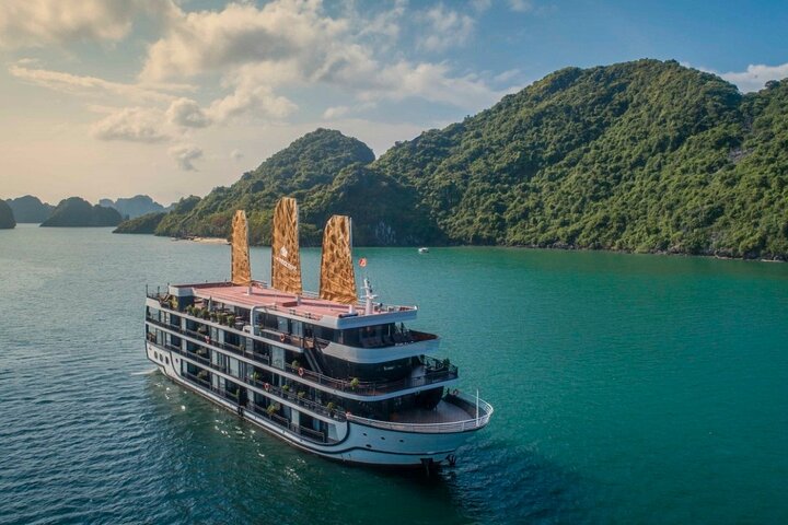 2 - Day Ha Long-Lan Ha Bay-Bai Tu Long Bay 5 Sterne Kreuzfahrten und Balkon