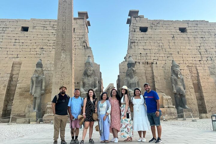 Crociera sul Nilo di 4 giorni da Assuan a Luxor, tra cui Abu Simbel e Mongolfiera