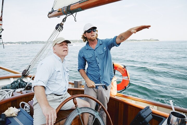 Navigazione su Historic Schooner Yacht a Salem, MA