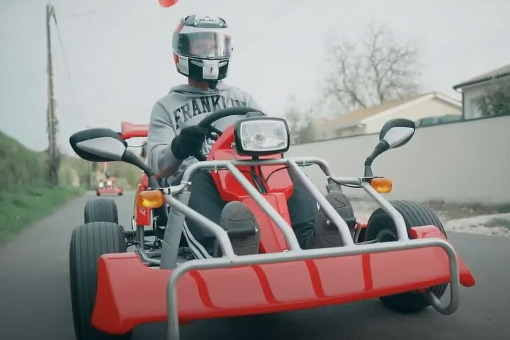 Unico in Francia: guidare i kart su strada in Gironda