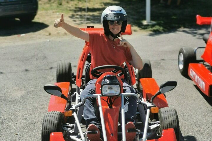 Unico in Francia: guidare i kart su strada in Gironda