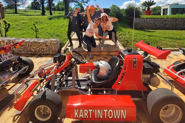 Unico in Francia: guidare i kart su strada in Gironda