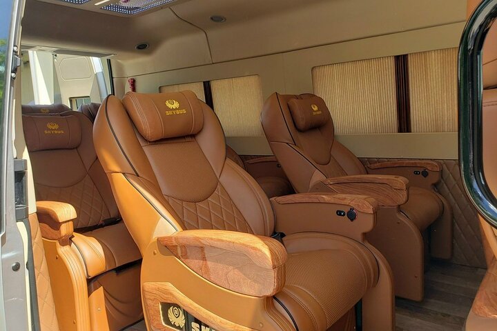 (OBEN) Privatwagen: Flughafen Hanoi/Noi Bai (HAN) von/nach SaPa