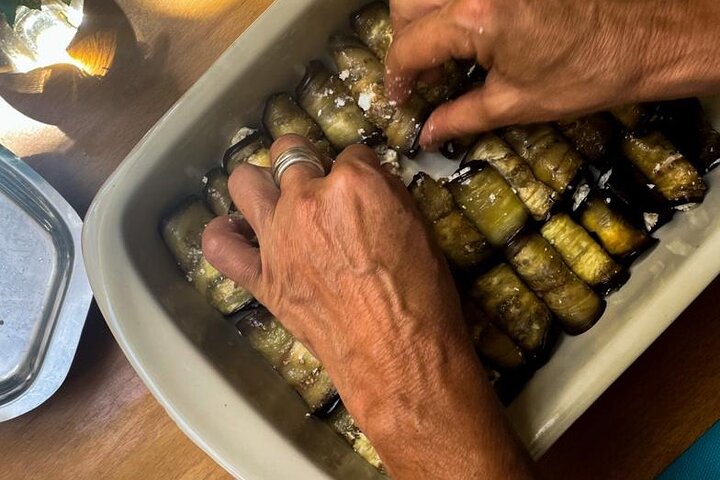 Clase de cocina, cocina tradicional griega, en una isla griega.