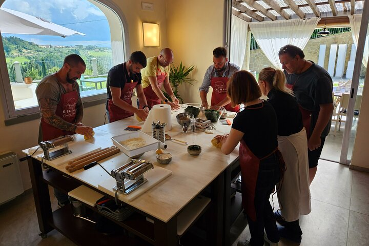 Chianti -Fresh Pasta Making klasse og saucer med frokost eller middag