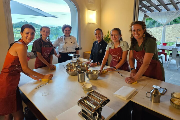 Chianti -Fresh Pasta Making klasse og saucer med frokost eller middag