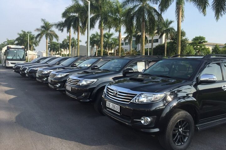 (TOP) Privat bil: Hanoi/Noi Bai Lufthavn (HAN) fra/til Ha Long