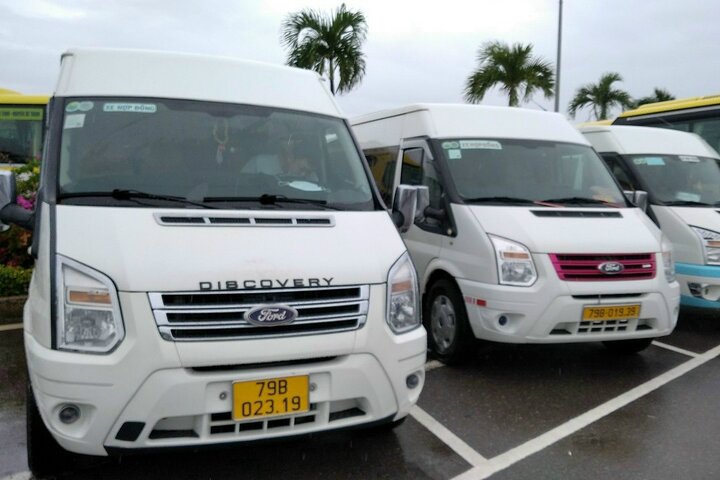 (TOP) Privat bil: Hanoi/Noi Bai Lufthavn (HAN) fra/til Ha Long