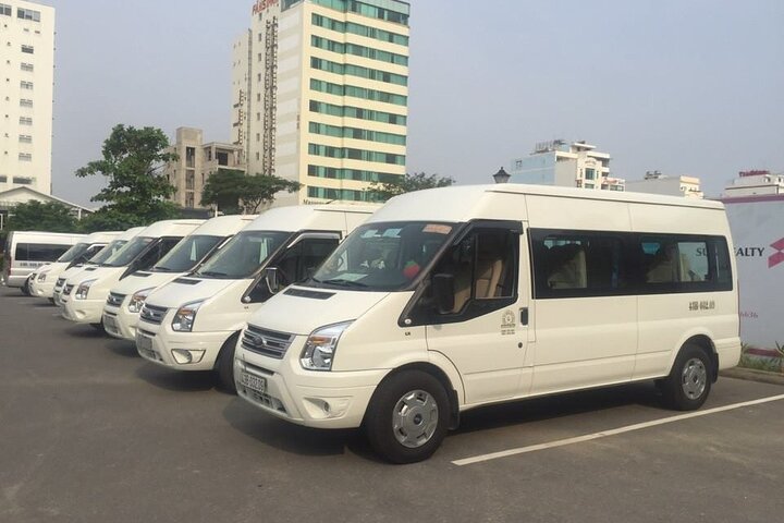 (TOP) Privat bil: Hanoi/Noi Bai Lufthavn (HAN) fra/til Ha Long