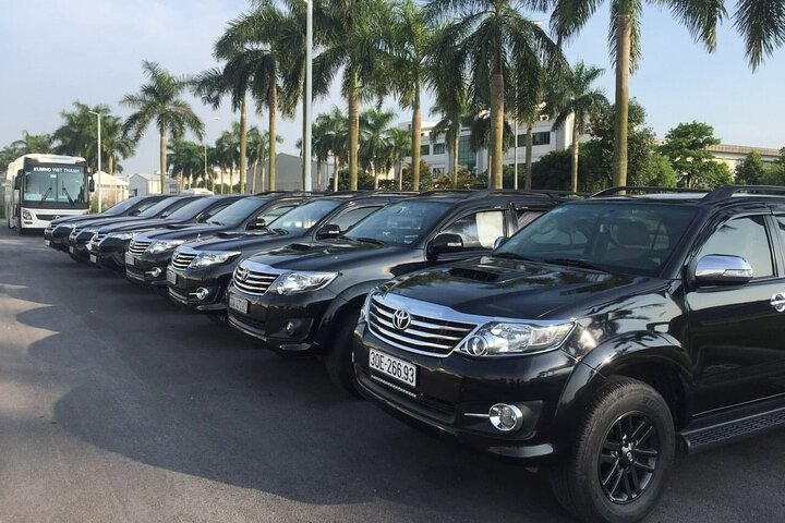 (OBEN) Privatwagen: Flughafen Hanoi/Noi Bai (HAN) von/nach SaPa