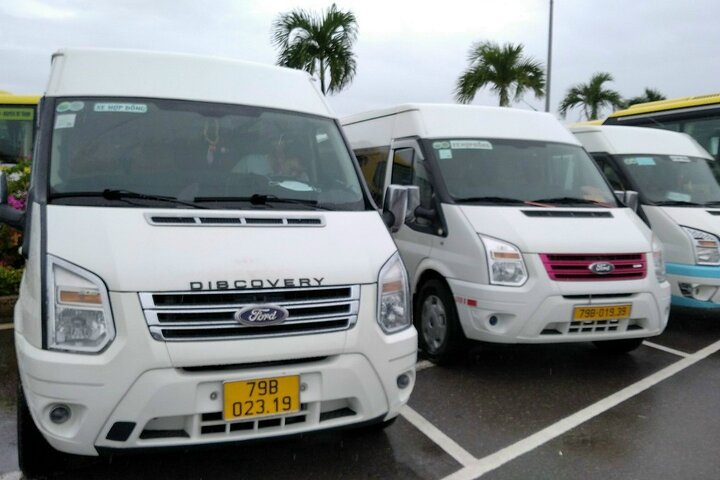 (OBEN) Privatwagen: Flughafen Hanoi/Noi Bai (HAN) von/nach SaPa