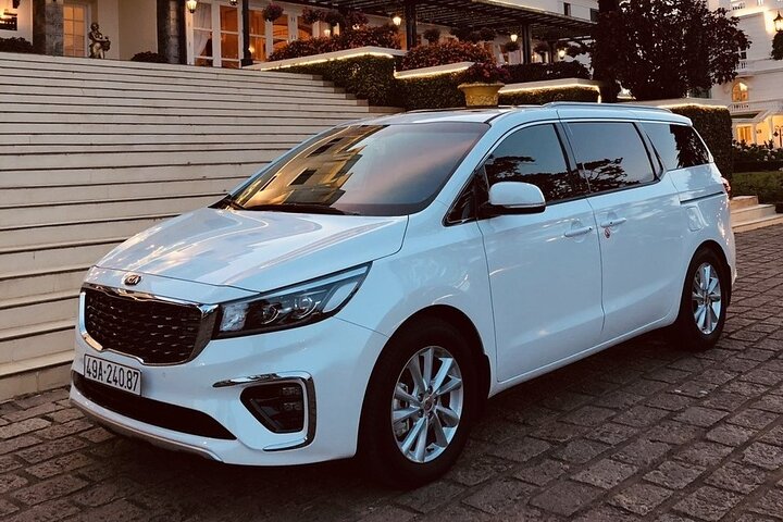 (OBEN) Privatwagen: Flughafen Hanoi/Noi Bai (HAN) von/nach SaPa
