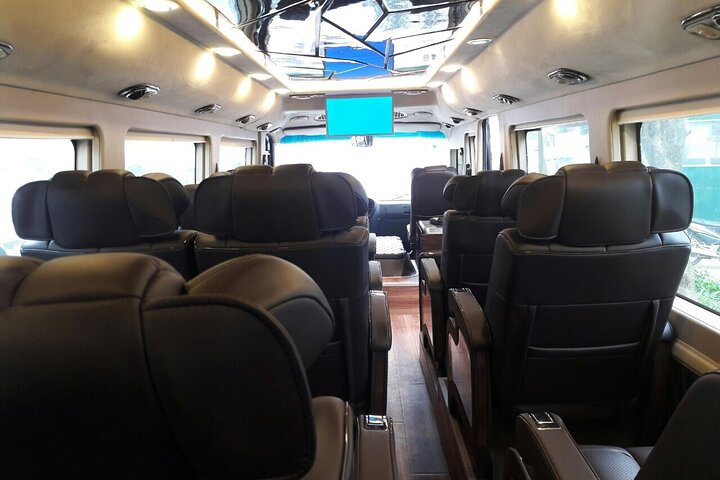 (OBEN) Privatwagen: Flughafen Hanoi/Noi Bai (HAN) von/nach SaPa