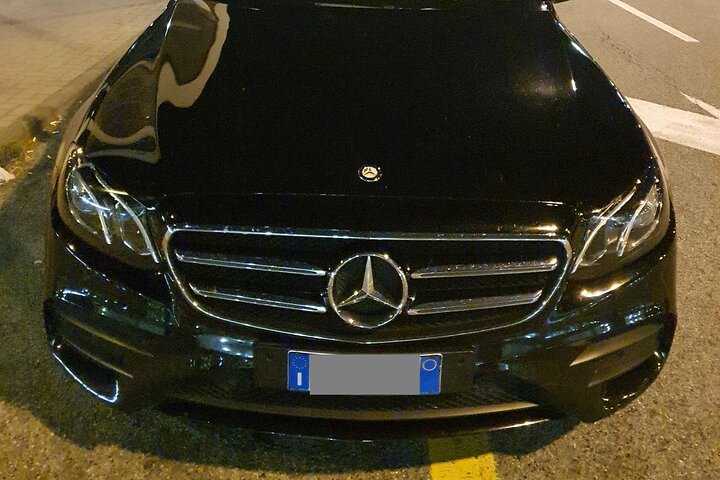 Traslado privado de ida y vuelta desde el EGS al Egilsstadir Aeropuerto
