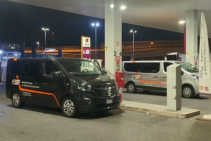 Karlovy Vary to Prague Airport (PRG) - Departure Private Transfer