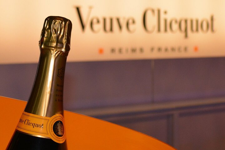 Tour privado de champán Veuve Clicquot, Moet y Chandon desde Reims