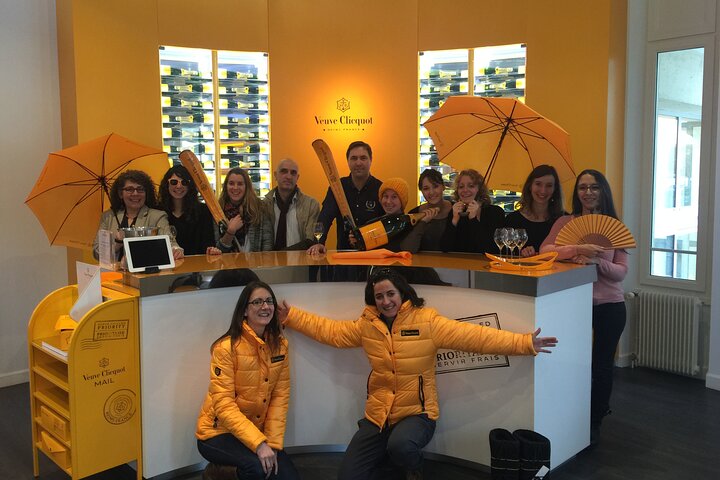 Tour privado de champán Veuve Clicquot, Moet y Chandon desde Reims