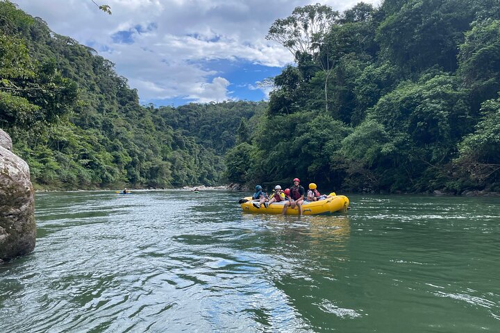 Rafting de día completo en Jondachi y Hollin Clase IV Tena, Ecuador
