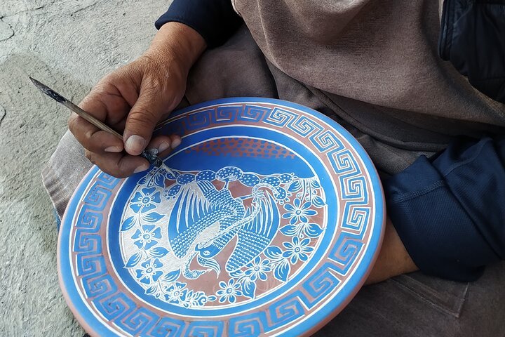 Privérondleiding door kunstpottenbakkerij : werkplaats Tlaquepaque, Tonalá en klei