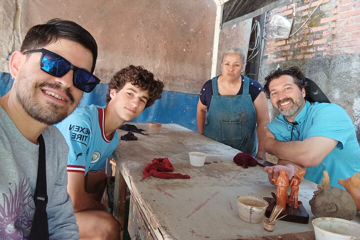 Privérondleiding door kunstpottenbakkerij : werkplaats Tlaquepaque, Tonalá en klei