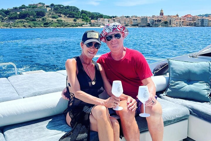 Privéjachtcharter van een hele dag op onze Pershing 40 in Saint Tropez