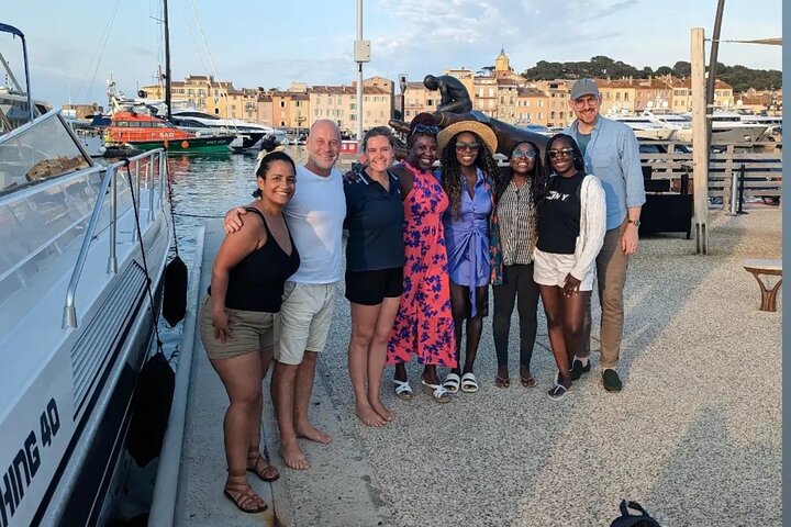 Privéjachtcharter van een hele dag op onze Pershing 40 in Saint Tropez